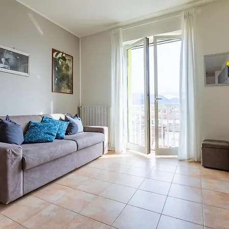 Apartment Pretty House *